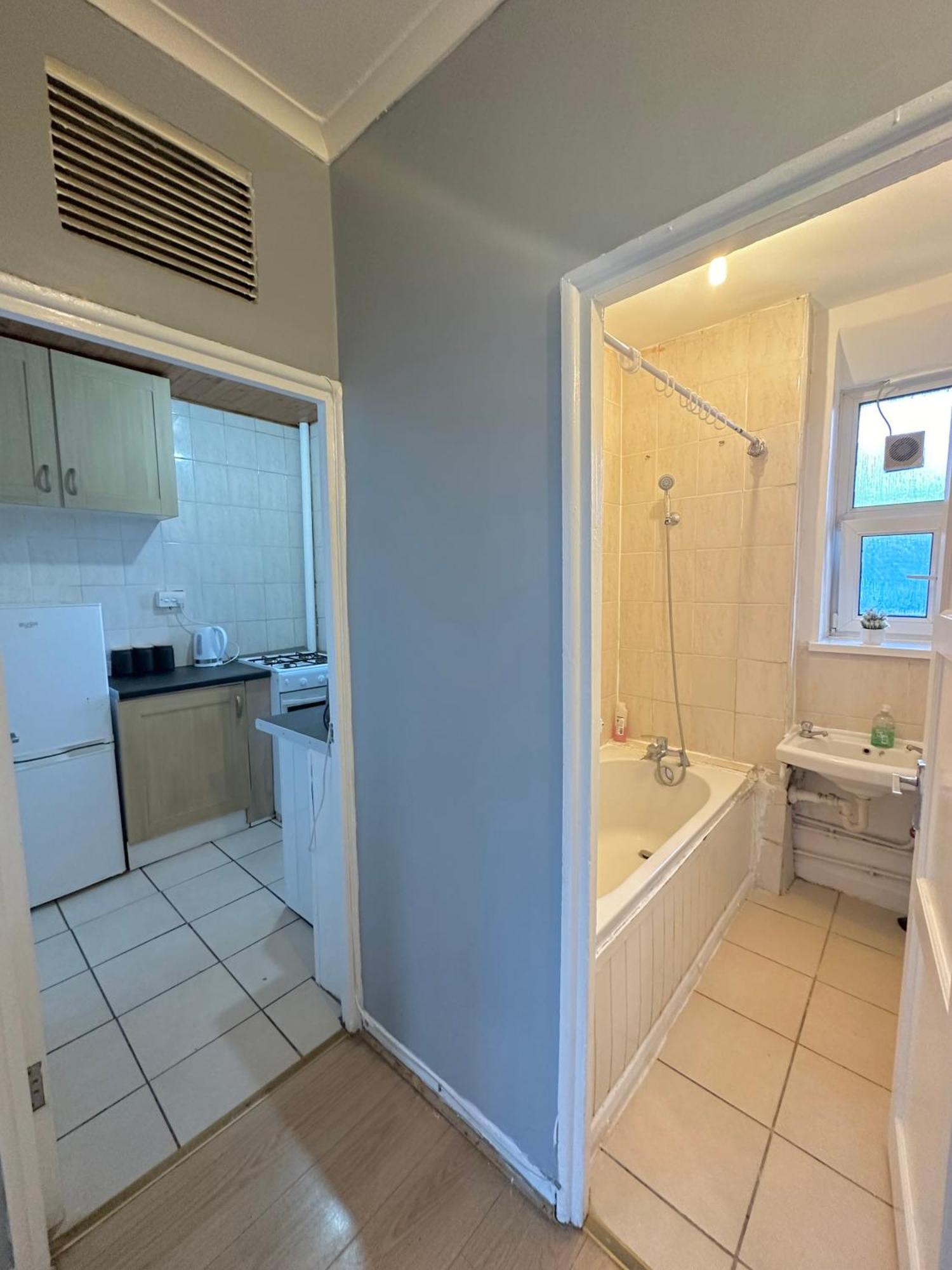 1 Bedroom Flat In Whitechapel, * Londra